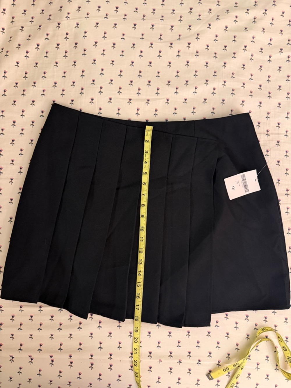 Forever 21 Black Pleated A-Line Mini Skirt - Picture 3 of 9